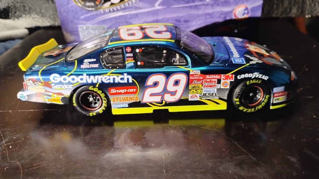 Rare 1st of 2508 Kevin Harvick 2002 #29 GM Goodwrench Service / Looney Tunes Rematch 1:24 Stock Car