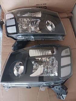 Head Lights Nissan Titan 04/15