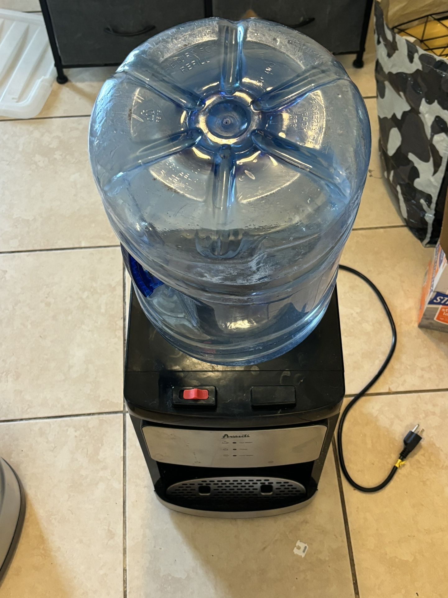 Water Dispenser ( 5 Gallons)