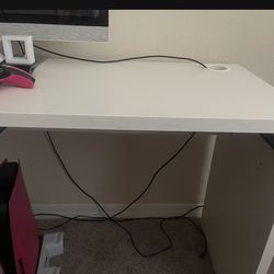 White desk make me an offer need gone ASAP missing right drawer