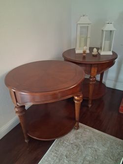 Round wooden end  tables