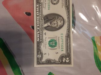 Unique serial number on a $2 note