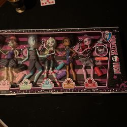 Monster High Dolls Set