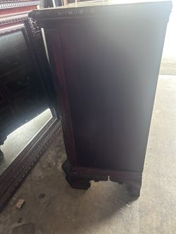 Night Stand And Dresser Set With Mirror