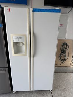 Side-by-side refrigerator