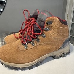 Women’s hiking boots