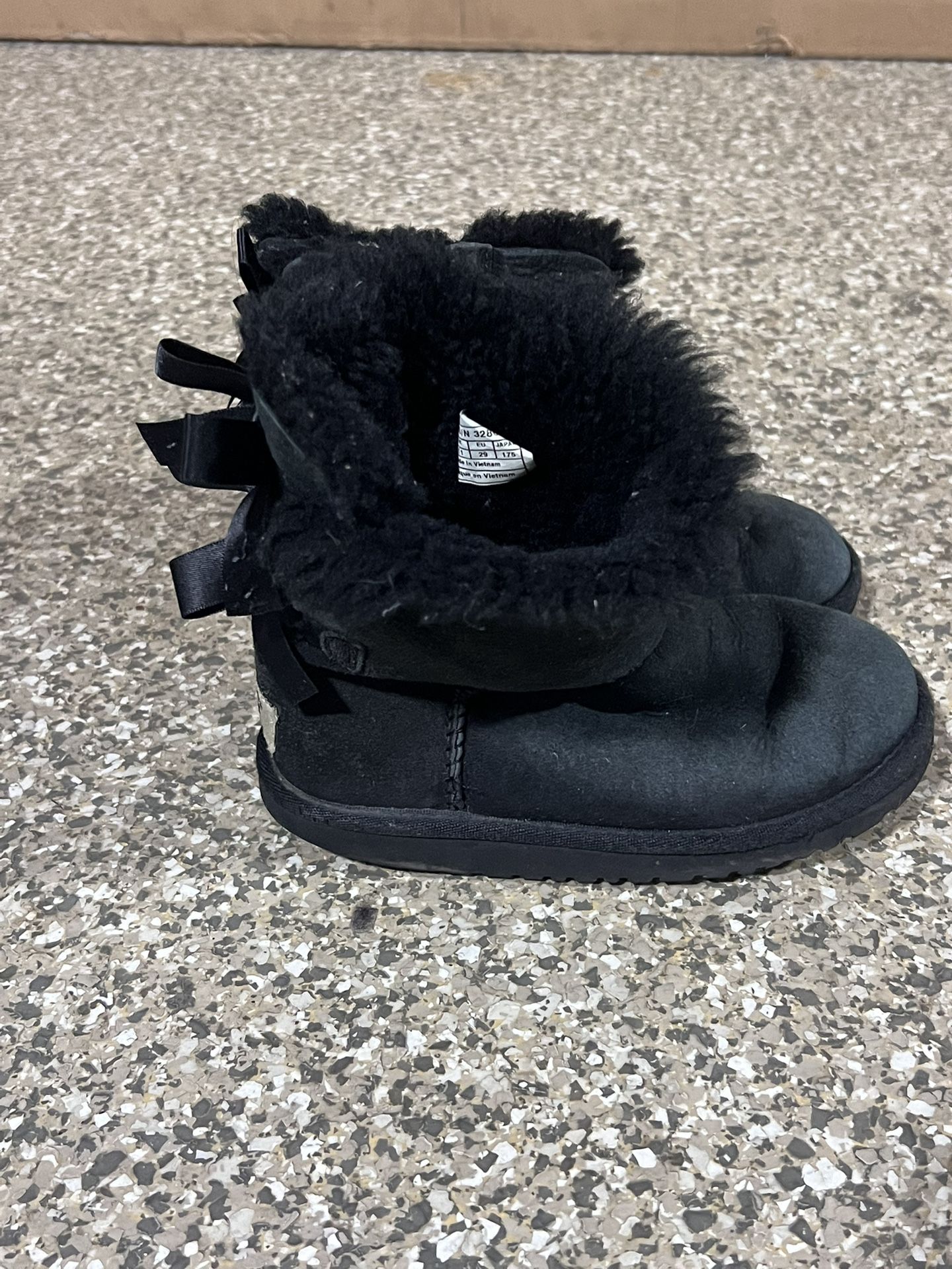 Girls Black Ugg Boots With Bows on Back. Size 12. 
