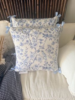Decorative pillows
