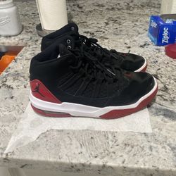 Air Jordan Max Aura Size 8.5