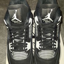 Jordan 4 White Thunder 