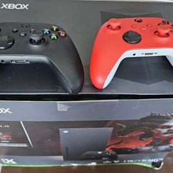 Xbox Series X 2 controllers