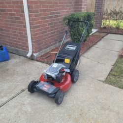 LAWNMOWER TORO 21in SELF PROPELLED 140CC New Working Very Well Price Firm No Less 