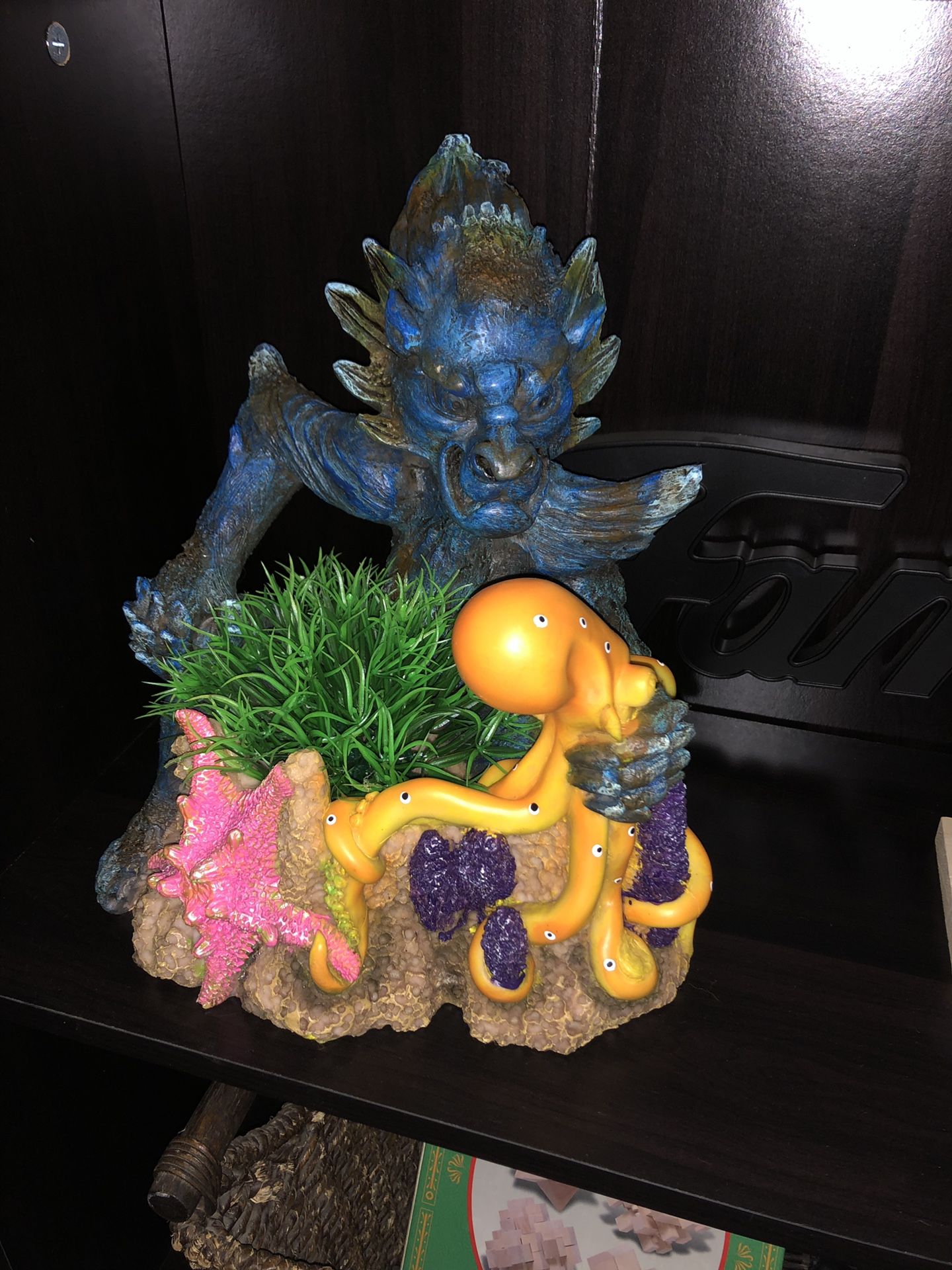 Fish tank decor
