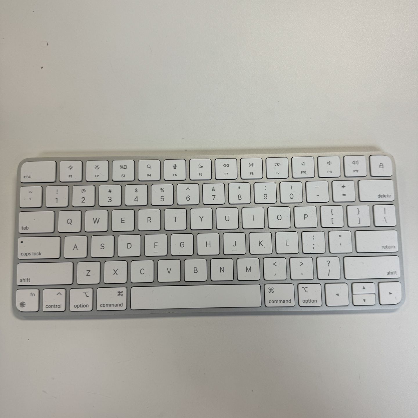 Apple wireless Magic Keyboard Newest Model Perfect Condition