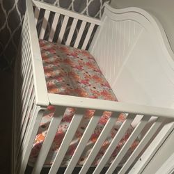 Convertible Baby Bed 