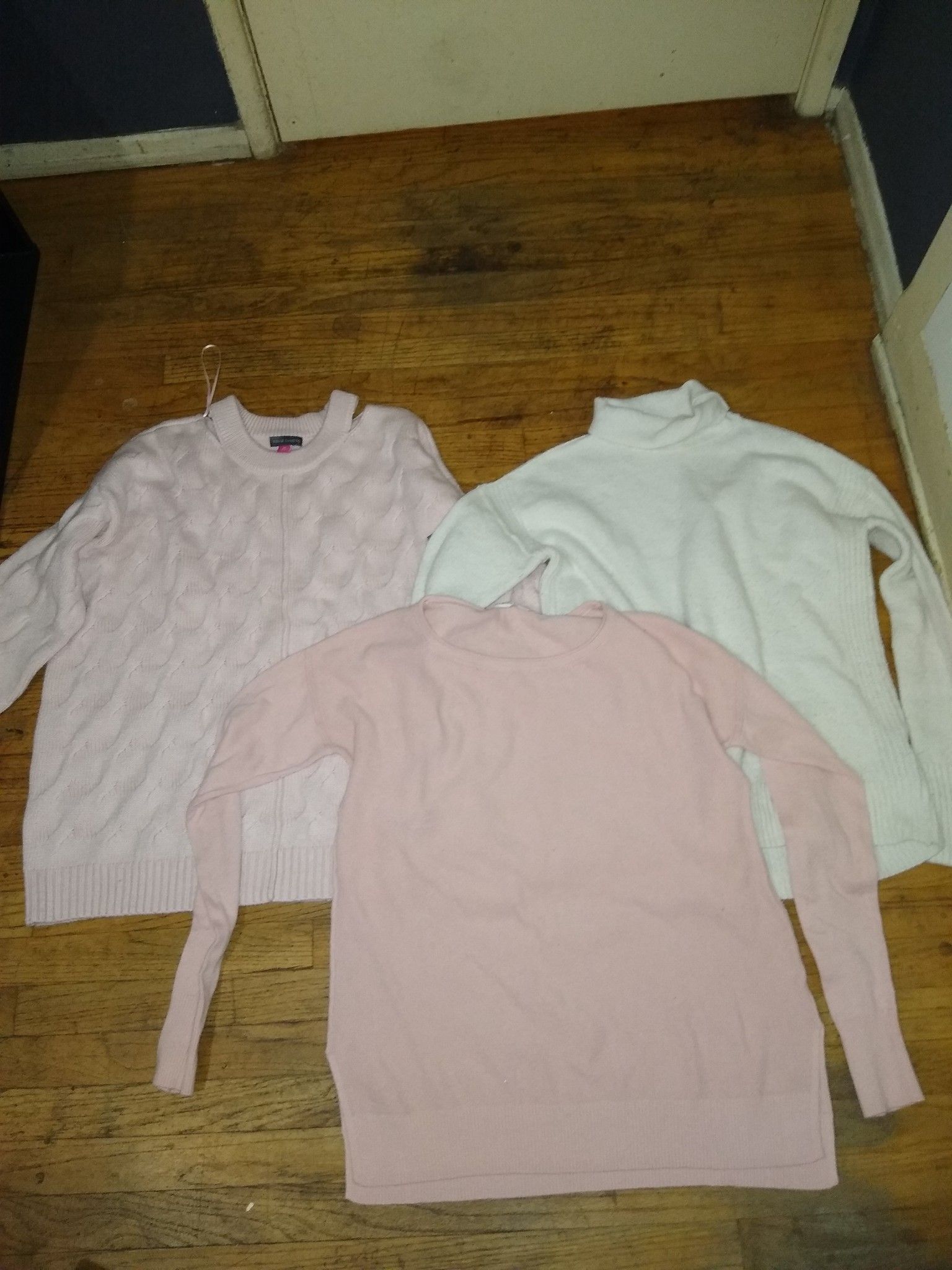 Over 50 pieces!! Women's medium clothing bundle!