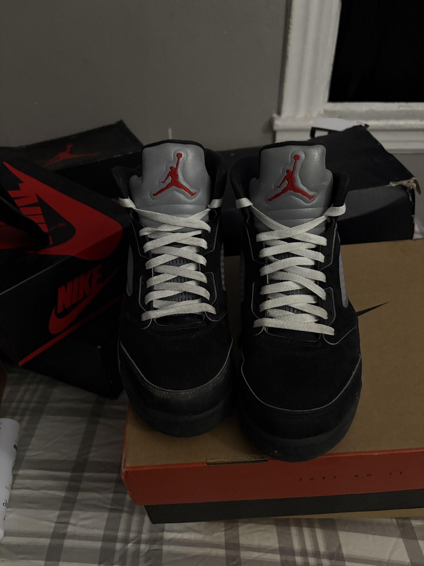 2025 Jordan Metallic Used Size 10.5 Yes Talk Down Or Trades For Size 11