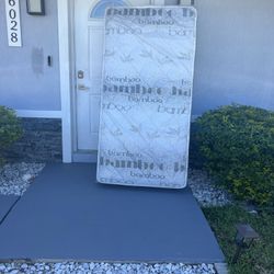   Mattresses: twin, full , queen regular ,  Colchon Nuevo Colchones plush or pillow top available cama bed mattress 