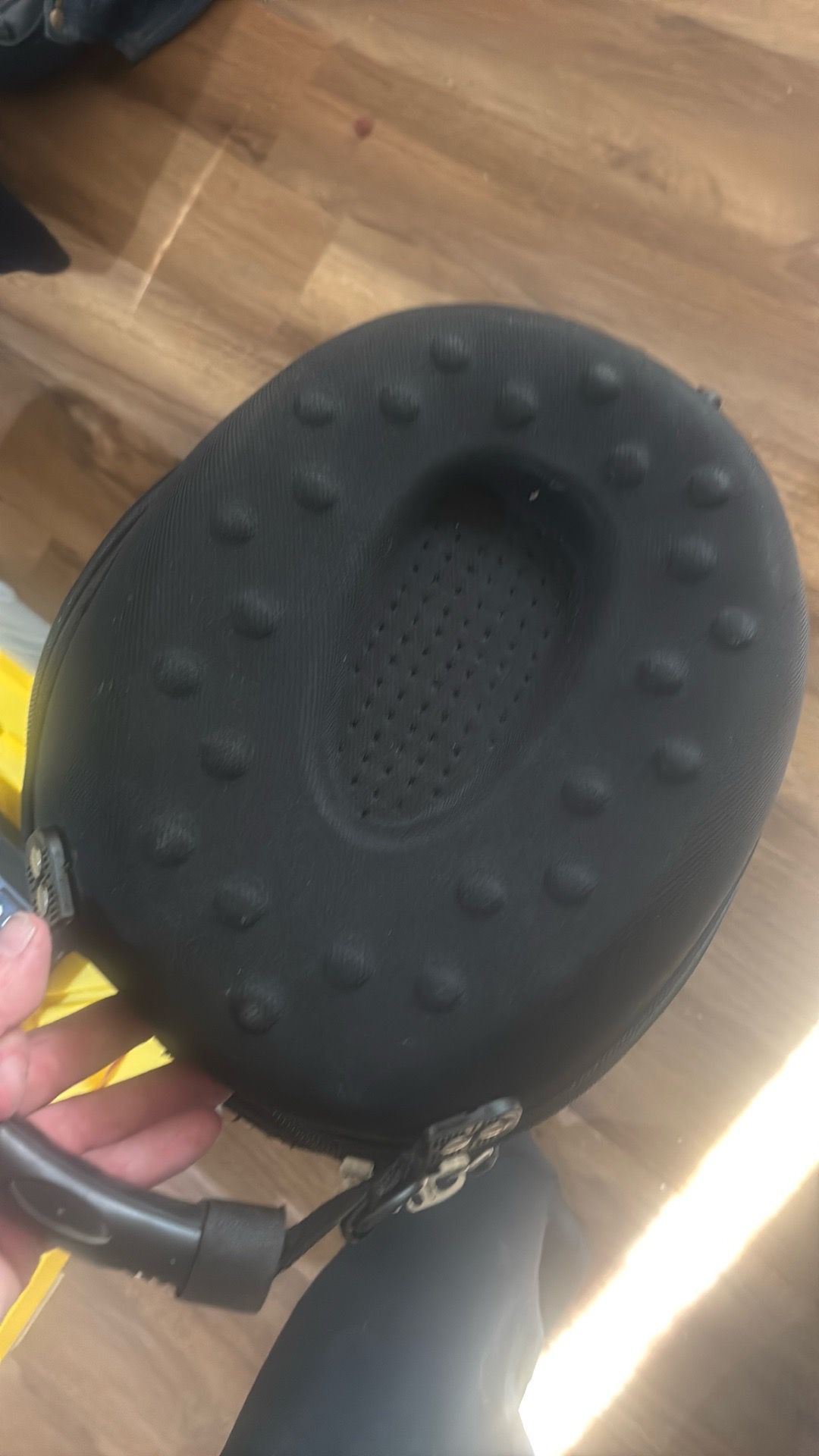 Harley Davidson brand helmet, hard case use condition missing Strap that attaches to motorcycle