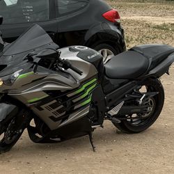 Motorcycle Zx14