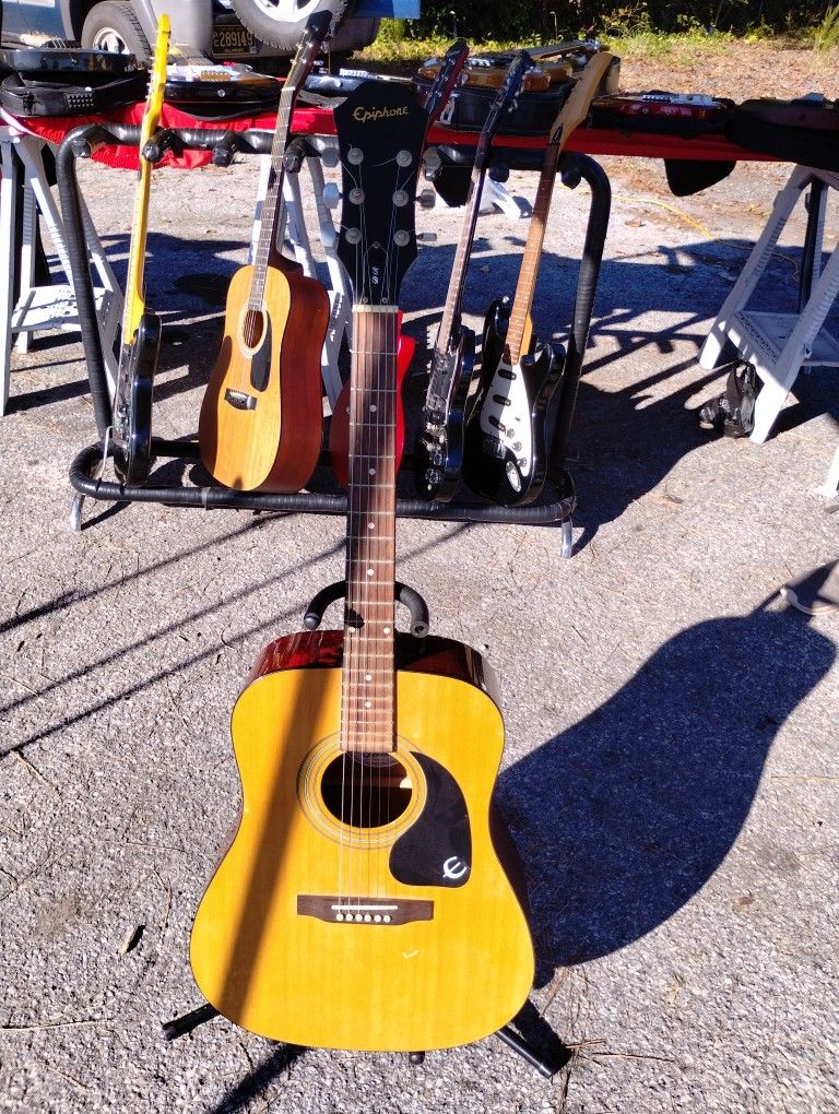 Epiphone Acoustic Guitar Excellent Condition With Hardcase 