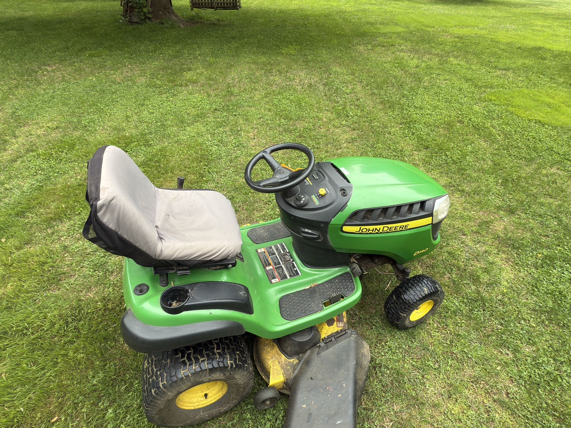 John Deere D140 Tractor