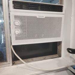 Terrific Condition A/C TOSHIBA 