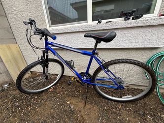 Pacific Mountain Sport 26" Mountain Bike – 18 Speed – Like New!