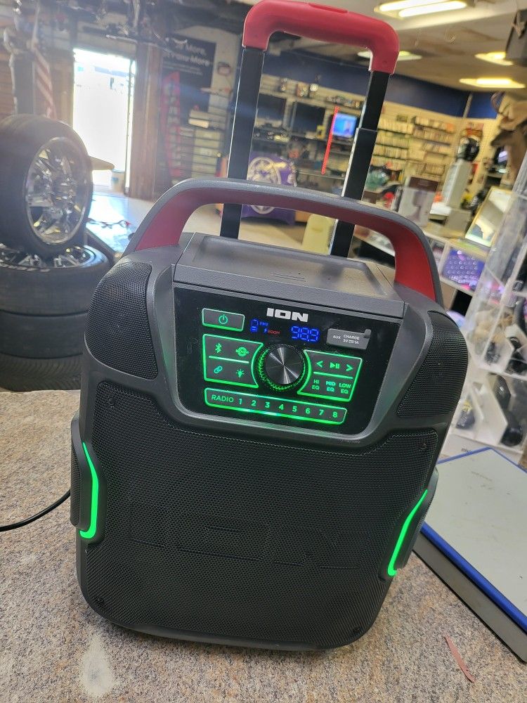 ION Pathfinder 320 All Weather portable Bluetooth Speaker am /fm with charging ports. NICE!