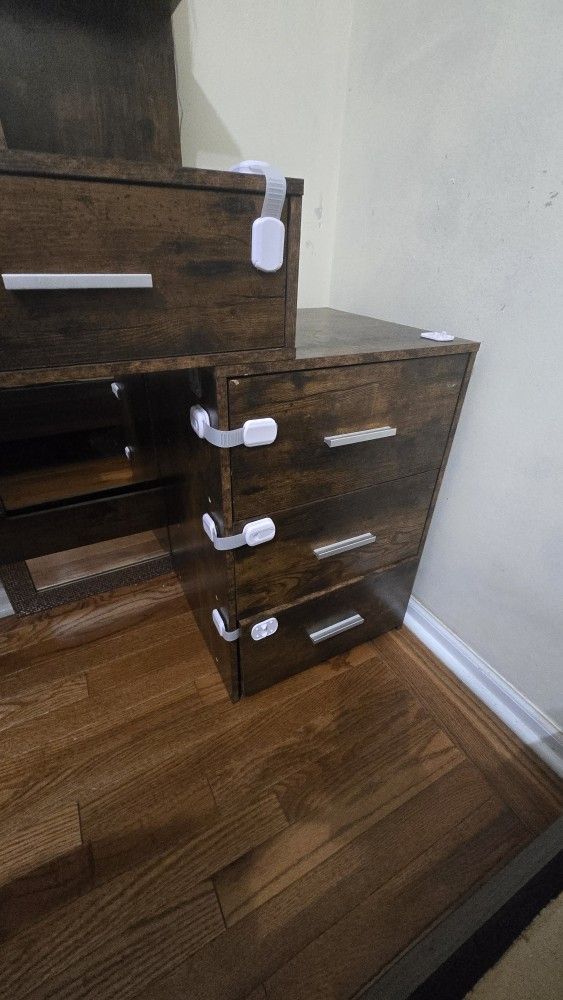 Vanity Table With Small Bench