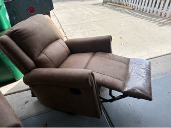 Thomas Payne Recliners  brand new