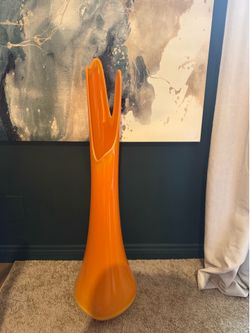 34” bittersweet swung vase