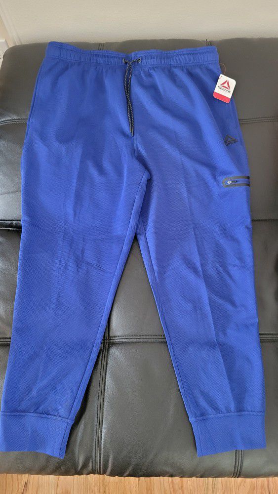 2XL Reebok Sports Sweatpants Blue With Back And Side Pocket.