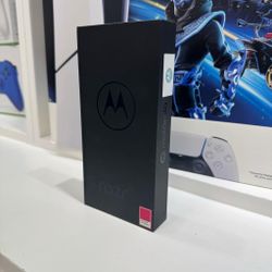 New Motorola Razr Plus 6.9 inch FLIP PHONE - Pay $5 DOWN AVAILABLE - NO CREDIT NEEDED