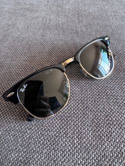 Ray-Ban Clubmaster Classic RB3016 W0365 Black Gold Sunglasses 49-21-140