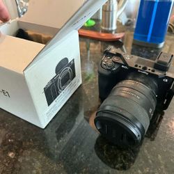 Sony Alpha ZV-E1 Full-Frame Interchangeable Lens Mirrorless Vlog Camera - Black Body/no lens