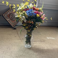Glass Vase And Realistic Fake Flowers