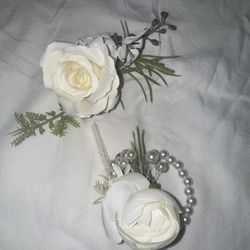 Elegant Wrist Corsage Set 