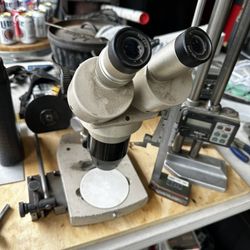Microscope
