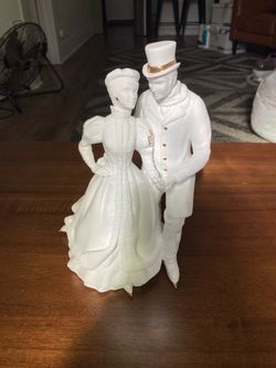 Lenox skaters romance music box figurine