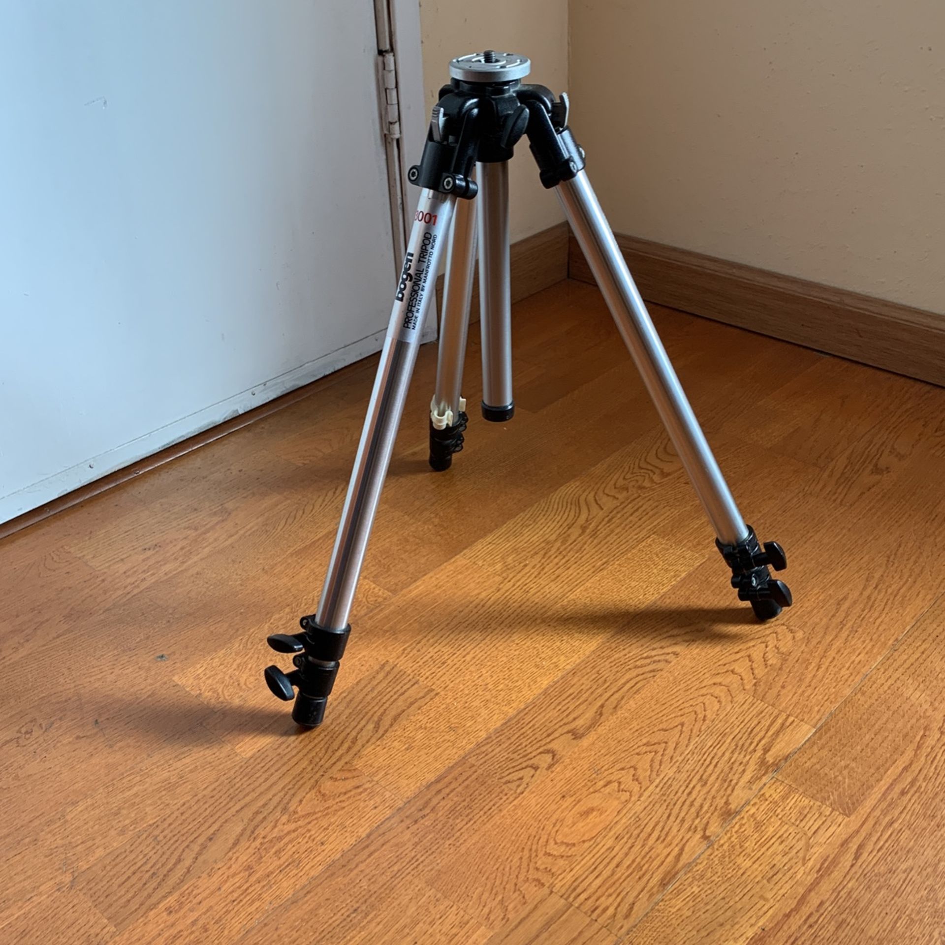Bogen Manfrotto 3001 Tripod (manfrotto 190)