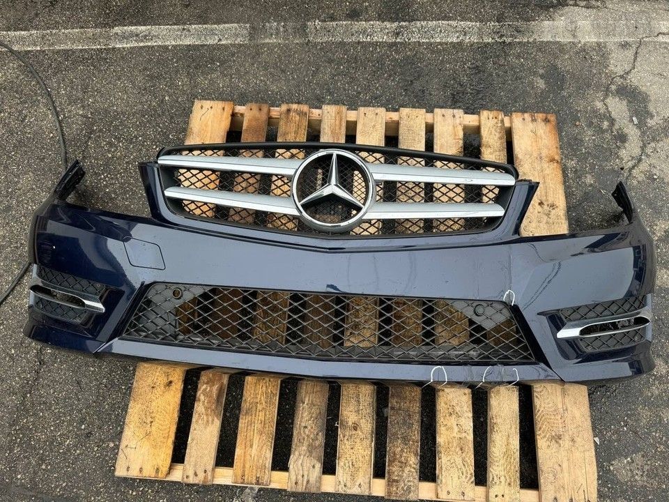 2007-14 Mercedes Benz C250 Front Bumper Cover Assembly Grill OEM 890