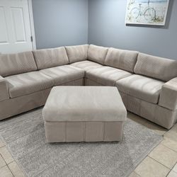 FREE DELIVERY AND INSTALLATION - 🚚 Brand New in Box 📦 Beige 6 Pieces Modular Set Sectional