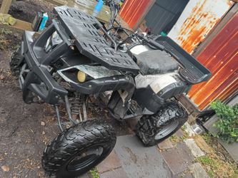 Atv 2022 manual 4 speeds and reverse is turning on only need carburetor new and battery