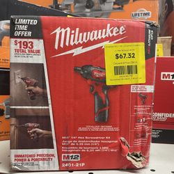 Milwaukee M12 12V Lithium-Ion Cordless 1/4 in. Hex Screwdriver Kit