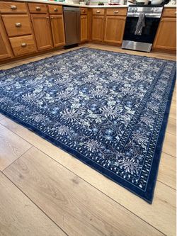 8’ x 10’ William Morris style washable rug