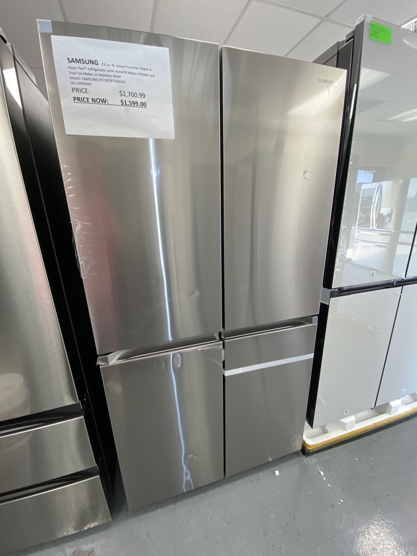 Bespoke 23 cu. ft. Counter Depth 4-Door Flex™ Refrigerator with Beverage Center™ & Customizable Door Panels in Stainless Stee