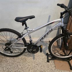 🔥🚲🔥24" Huffy Rock Creek Mountain Bicycle, 12 to 19 Years Old, 18-Speeds, Grey🔥🚲🔥
