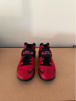Lebron Soldier sz 6.5 y