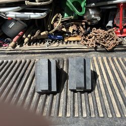 WHEEL CHUCKS
